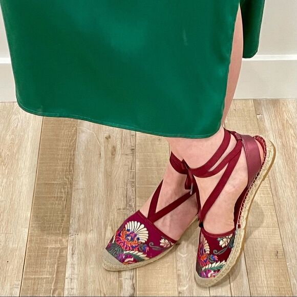 VIDORRETA Silk Embroidered Lace Up Espadrille NWOT - Picture 3 of 14